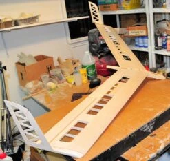 Mks RES Dart Flying Wing 2m -Kids Toys Shop res dart flying wing 2m 90